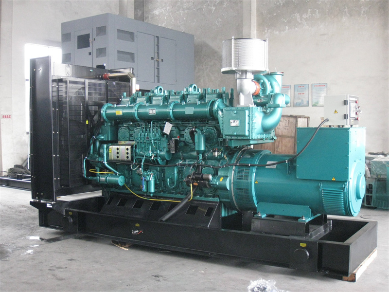 薛城200KW 柴油发电机的油耗是多少？